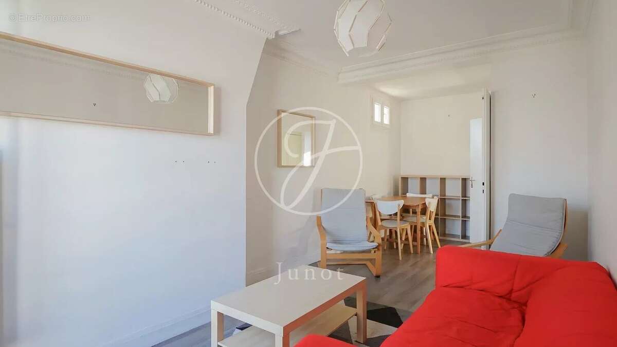 Appartement à PARIS-17E