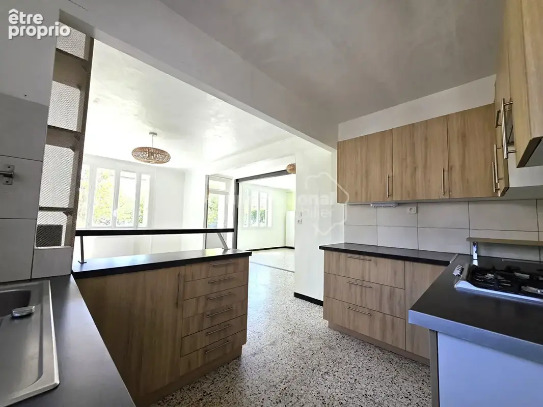 Maison - Garage, piscine et studio indépendant - photo 9
