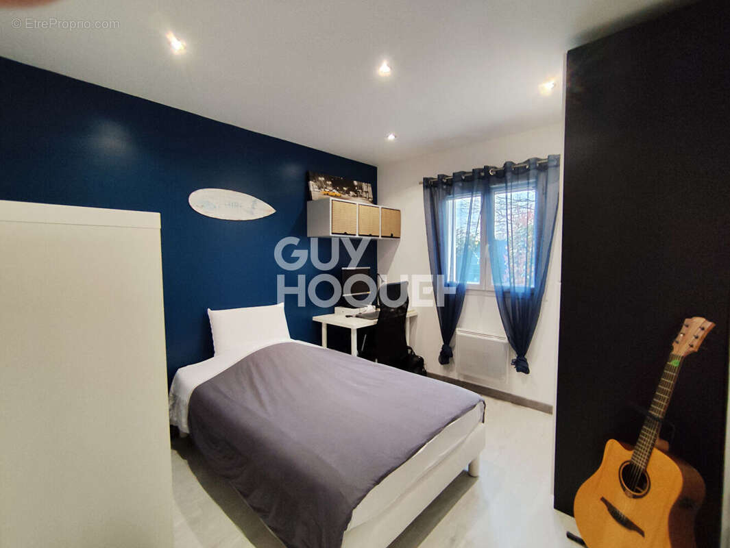 Maison à MONTROND-LES-BAINS