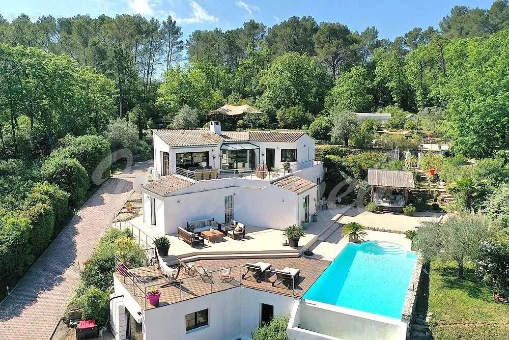 Maison à TOURRETTES