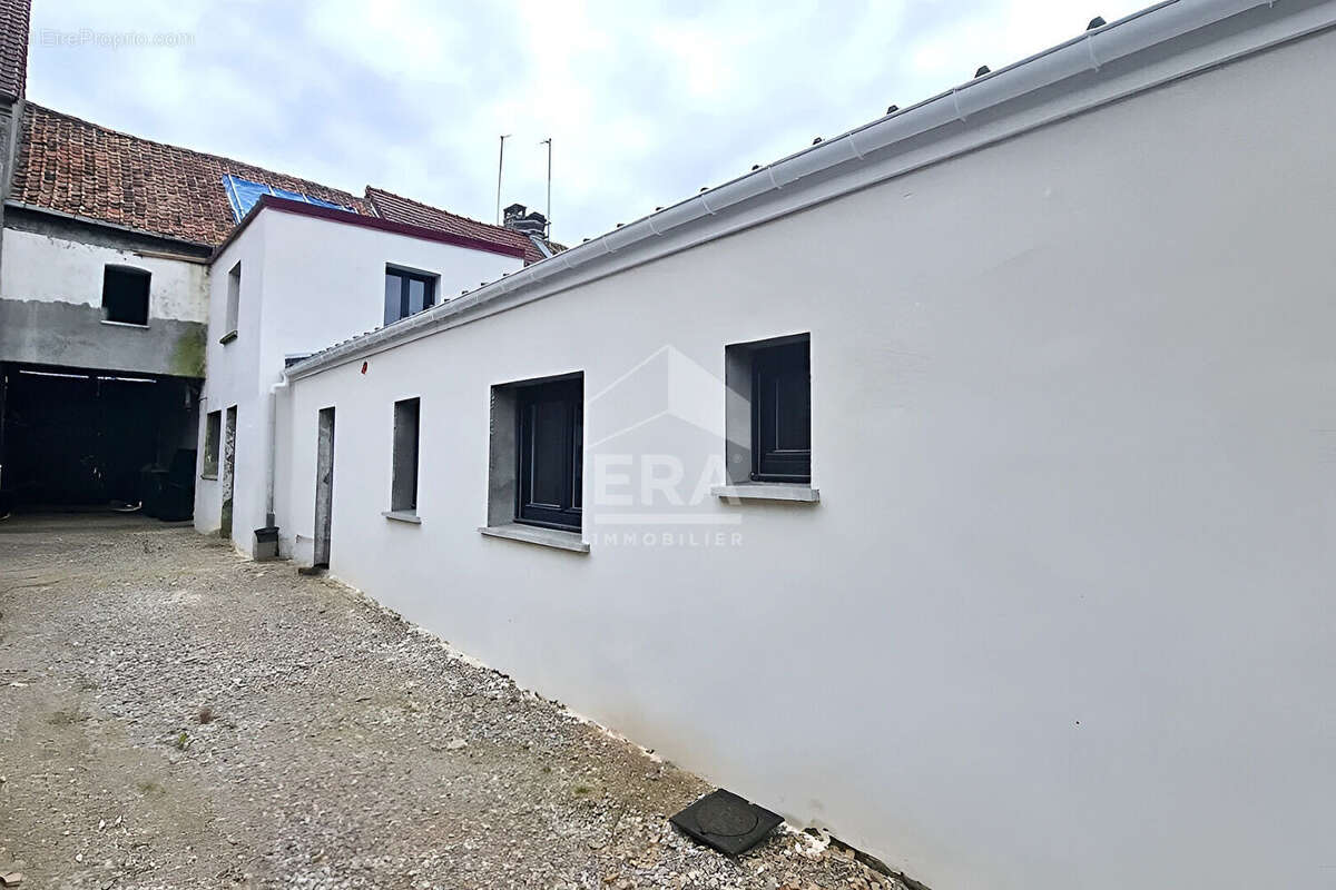 Appartement à NEUVILLE-SOUS-MONTREUIL