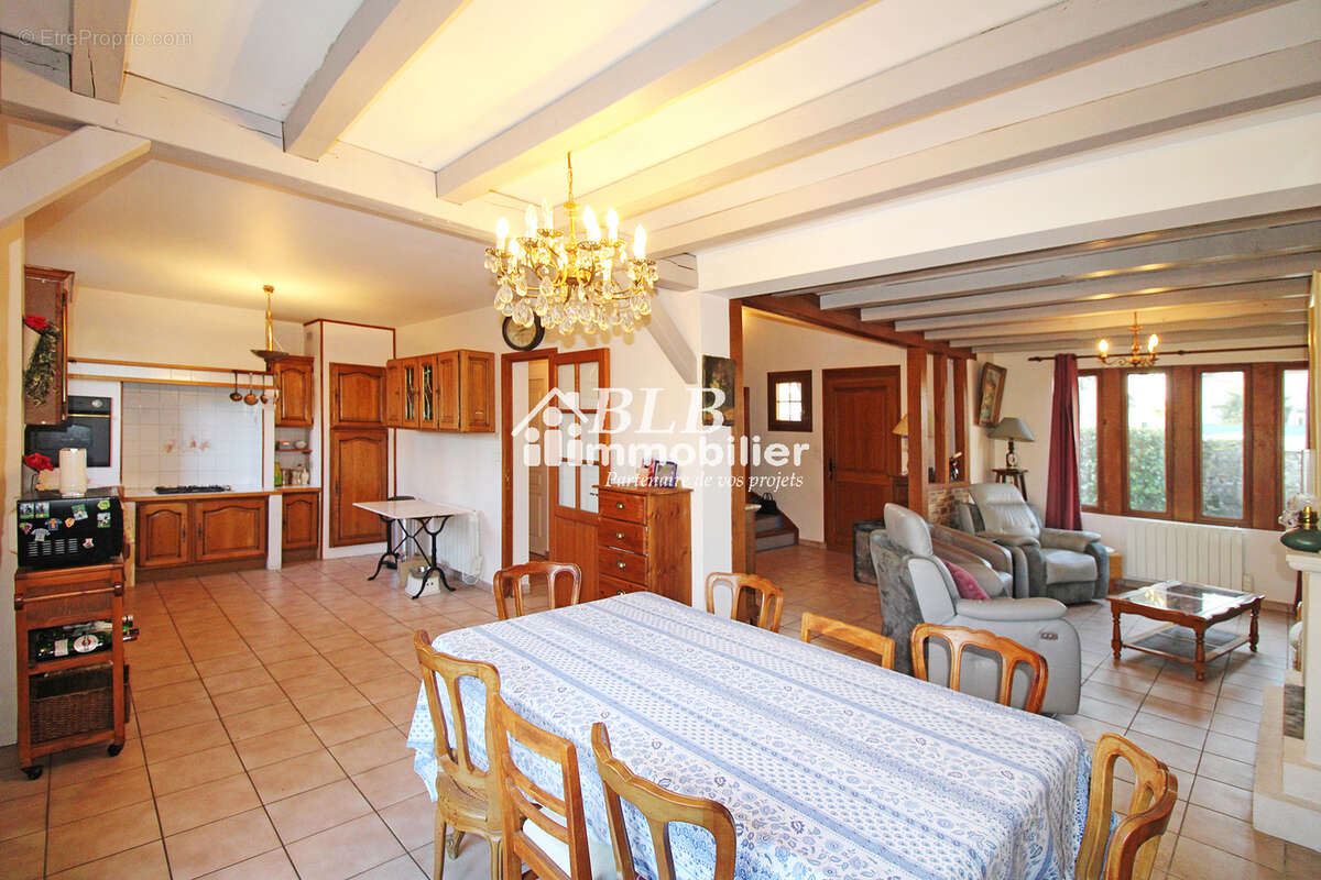 Maison à LE PERRAY-EN-YVELINES