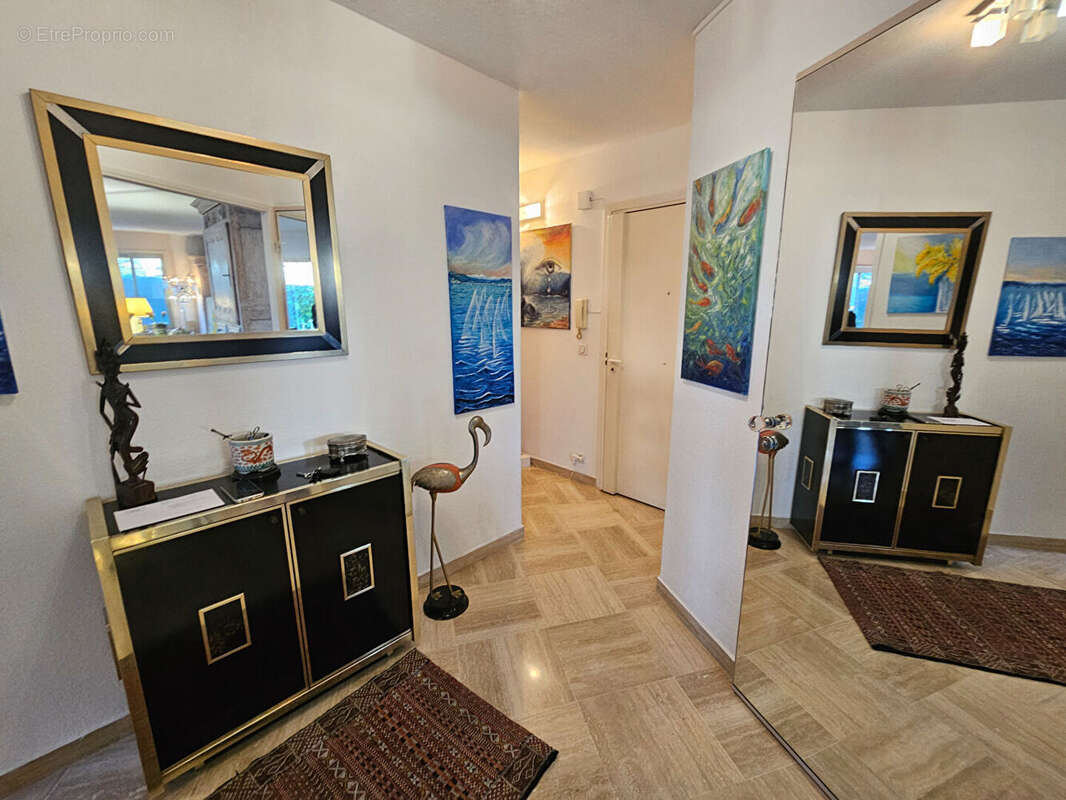 Appartement à MANDELIEU-LA-NAPOULE