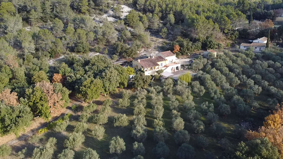 Maison à VILLECROZE