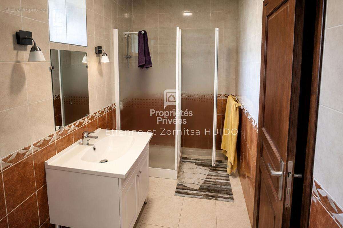 Maison longère La Chapelle Saint Laurian 15 pièce(s) 370 m2 - photo 11