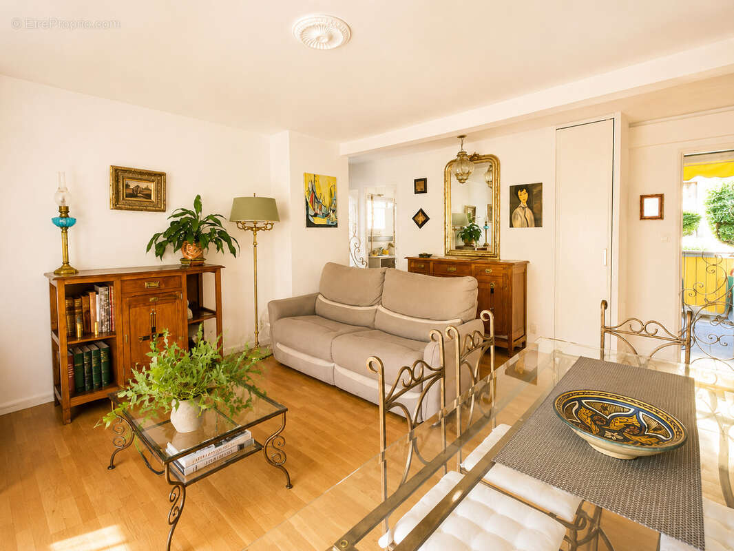 Appartement à LE CANNET