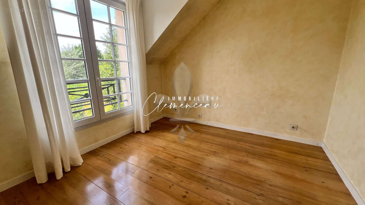 Maison à VERNEUIL-SUR-SEINE