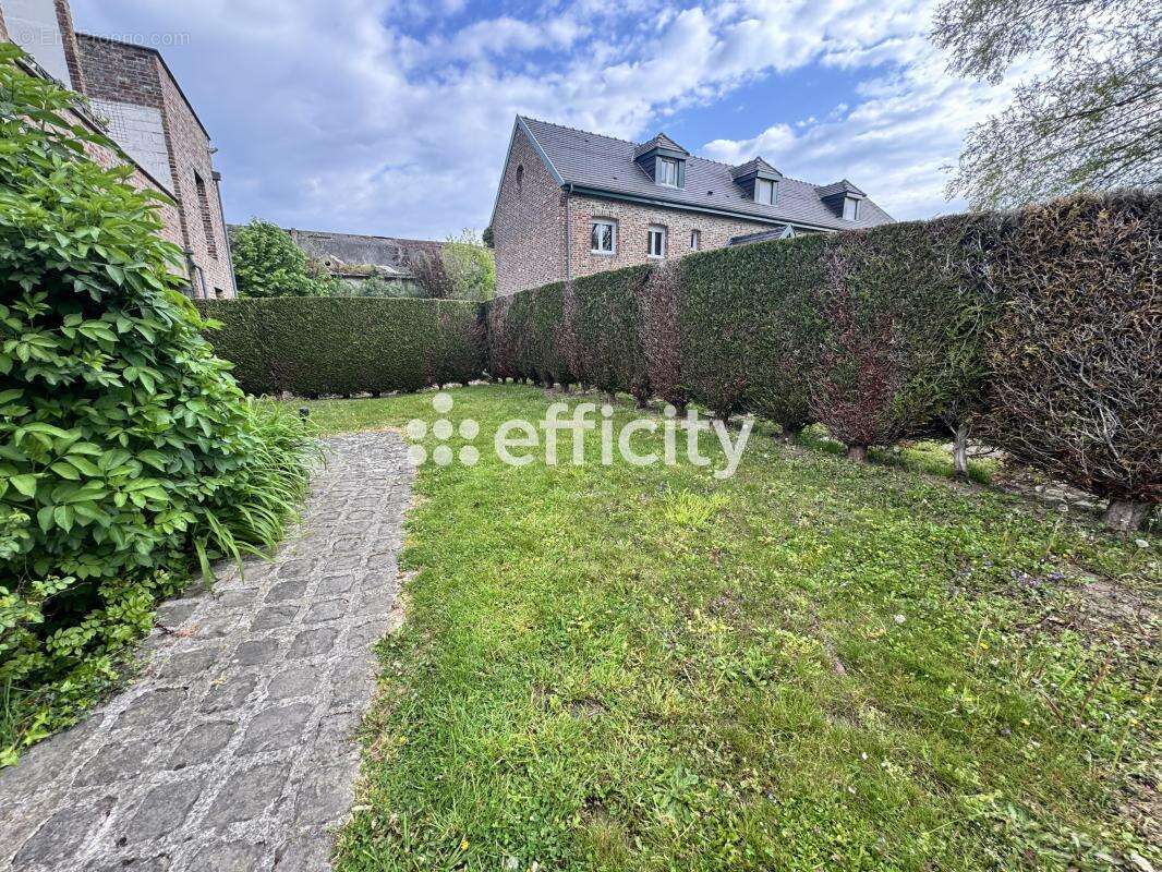 Appartement à FAMARS