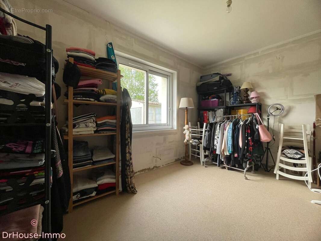 Maison à SAINTE-GENEVIEVE-DES-BOIS