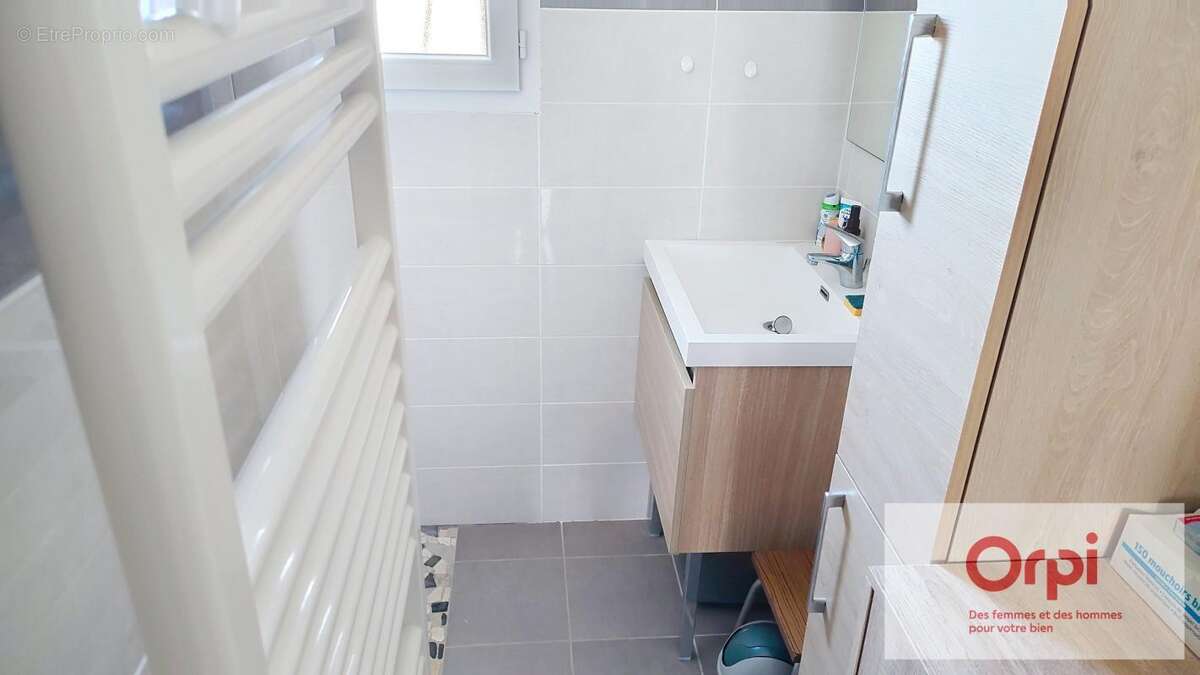 Maison à LE LARDIN-SAINT-LAZARE