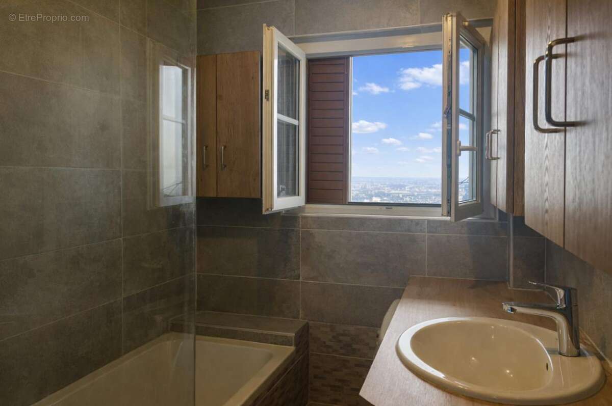 Appartement à LA MULATIERE