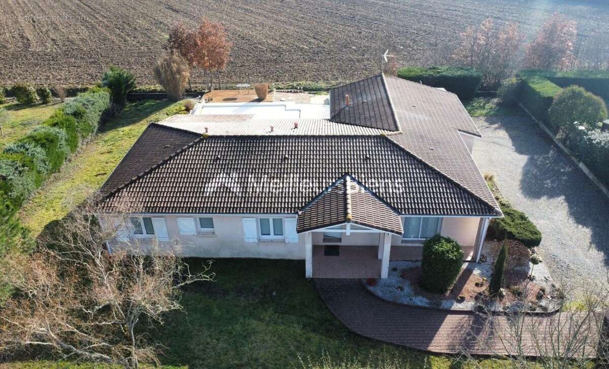 Maison à PECHBONNIEU