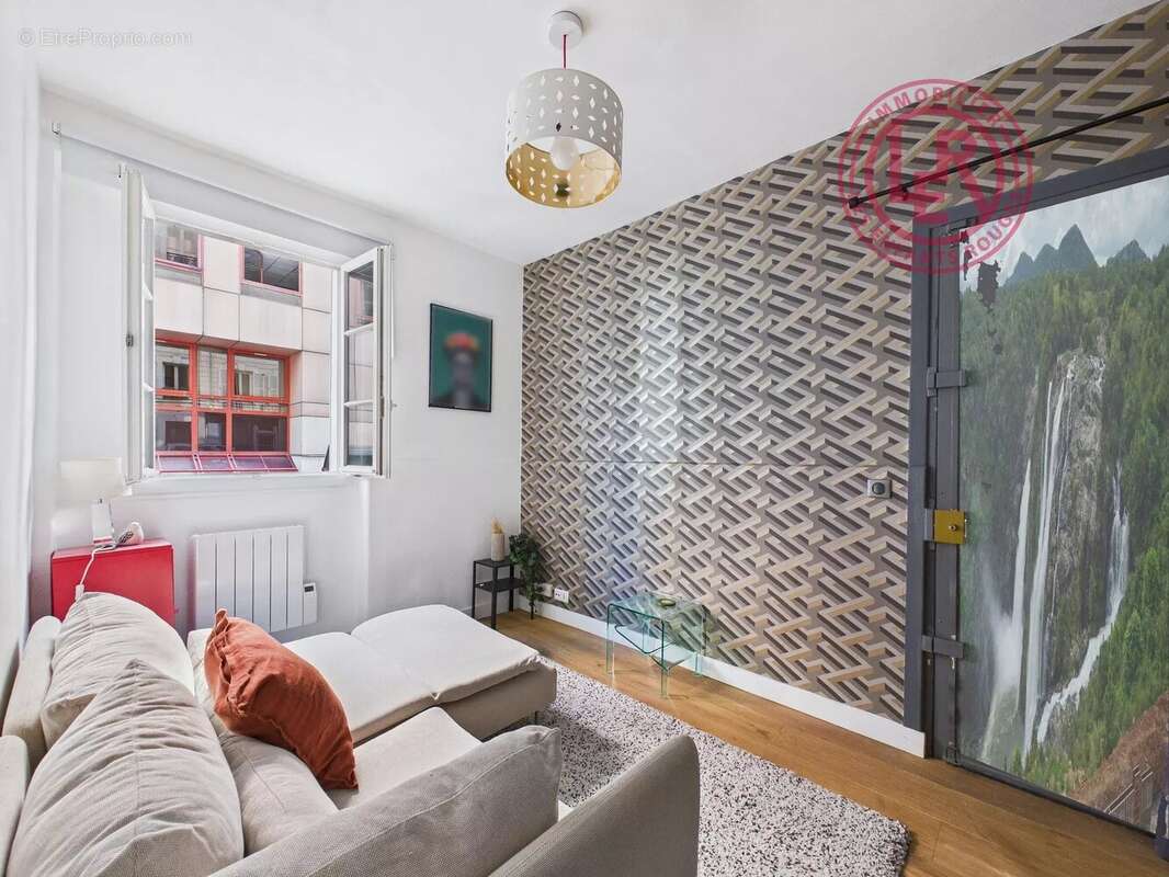 Appartement à PARIS-14E