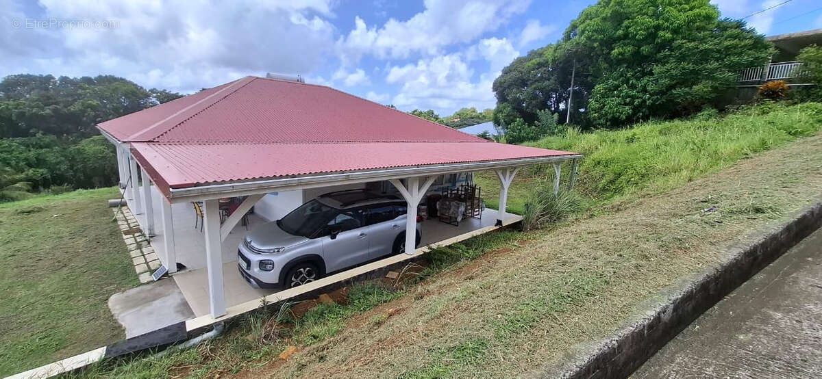 Maison à SAINT-ESPRIT