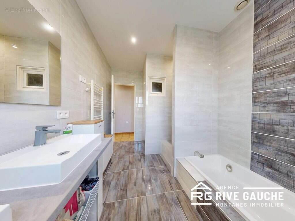 Maison à BOUGE-CHAMBALUD