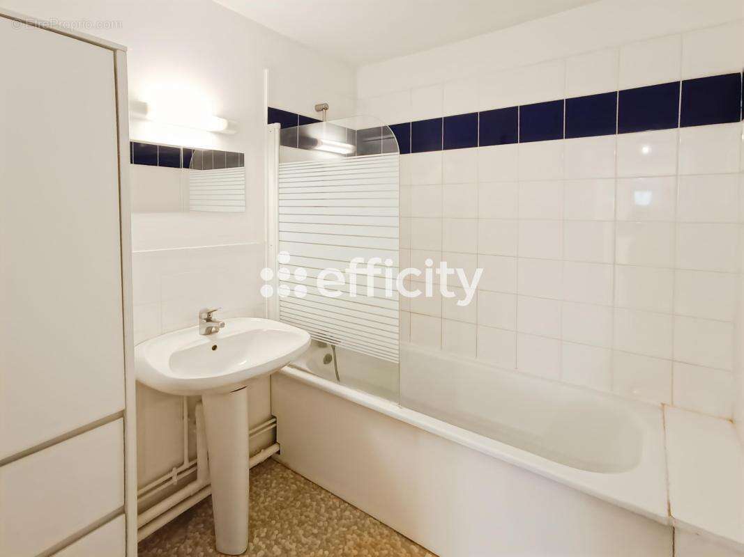 Appartement à LE MESNIL-ESNARD