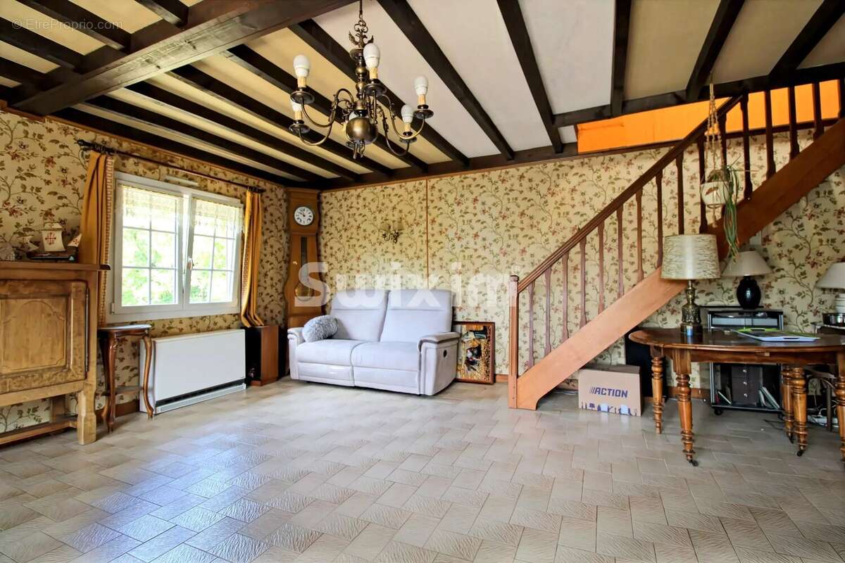 Maison 172 m² à Saint-Claude  - photo 4
