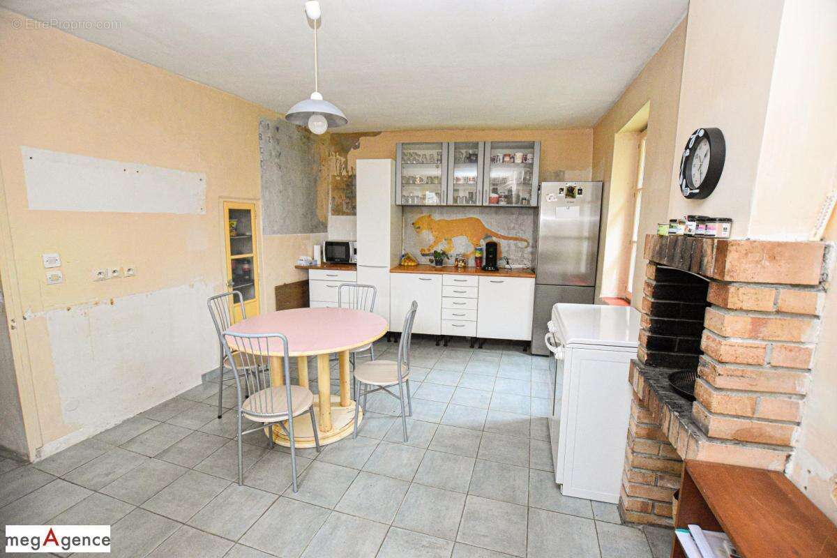 Maison à SAINT-JEAN-DE-LA-MOTTE