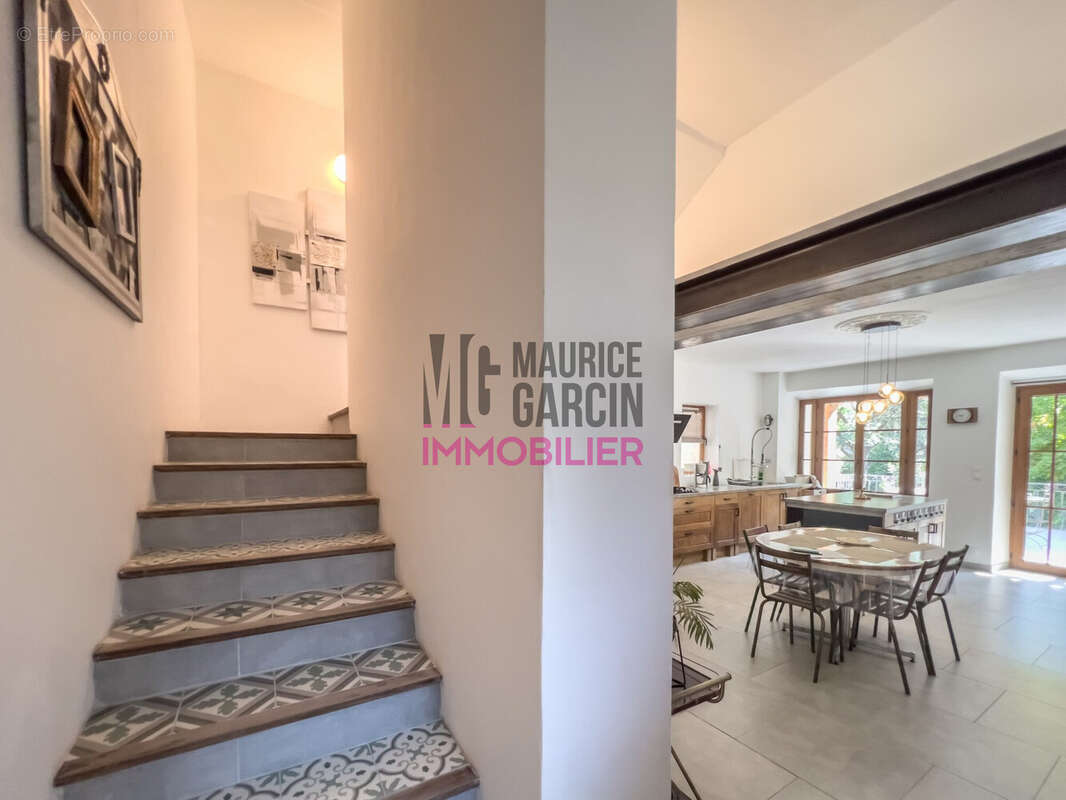 Maison 222 m² à Sarrians  - photo 7