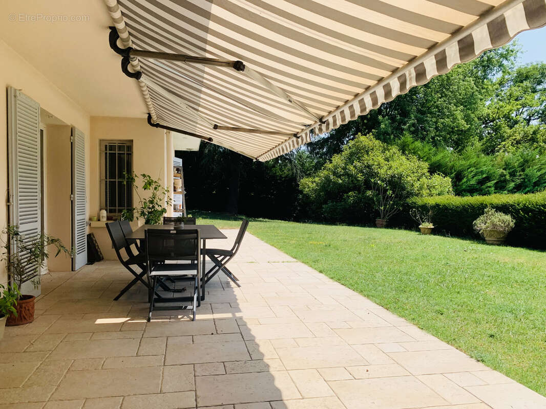 Maison à CHARBONNIERES-LES-BAINS