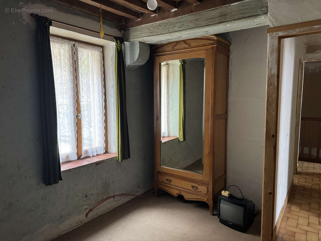 Maison à MONTREUILLON