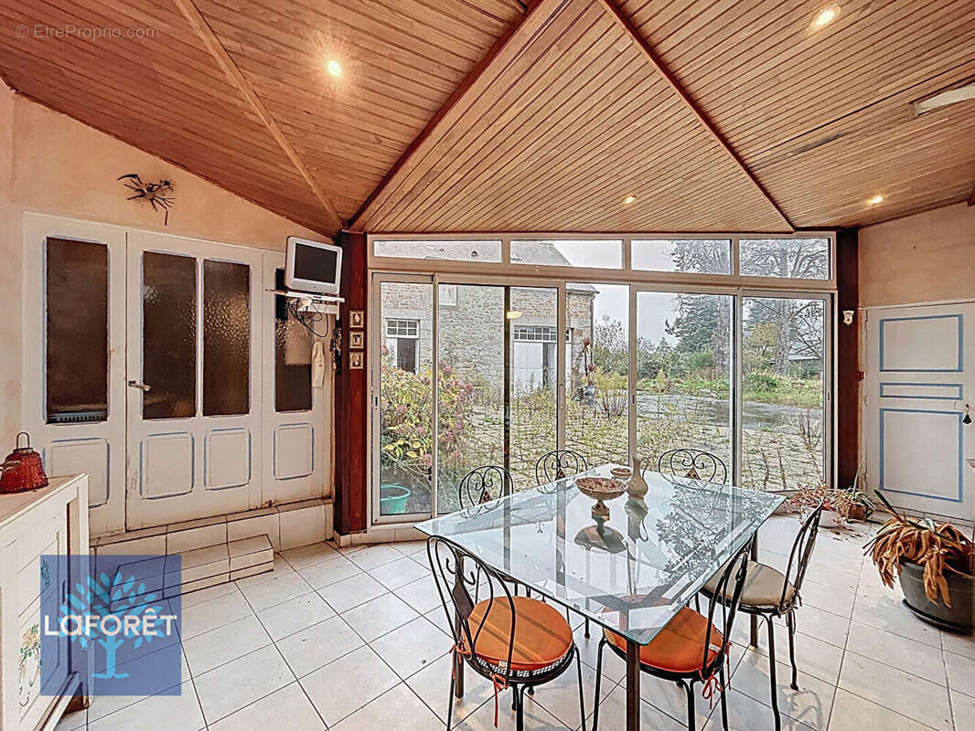 Maison à SAINT-BRICE-EN-COGLES