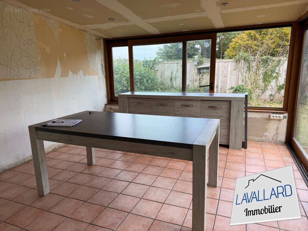 Maison à LE PLESSIER-ROZAINVILLERS