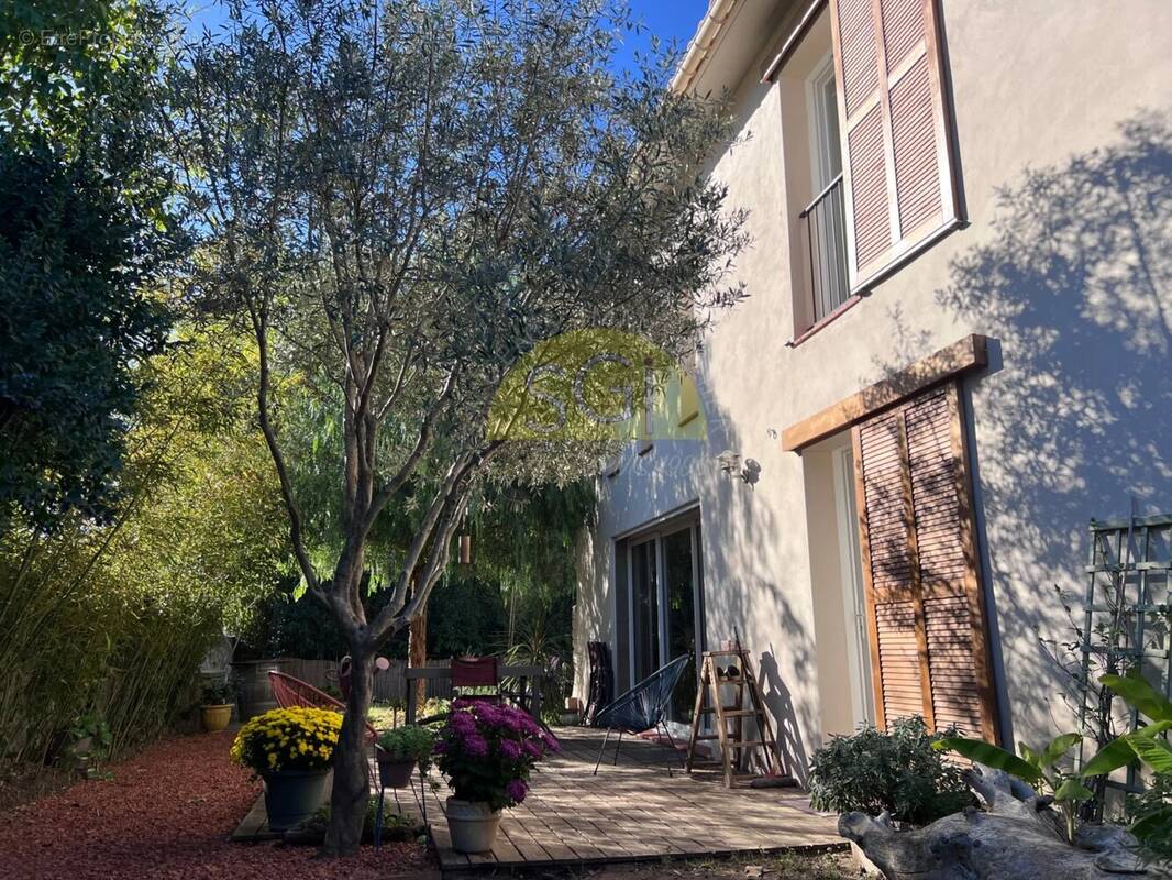 Maison à SAINT-GENIS-DES-FONTAINES