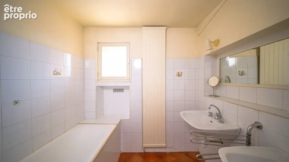 Lançon-de-Provence – Maison de charme T5 de 150 m² avec patio, terrasse panoramique, studio et garage - photo 18
