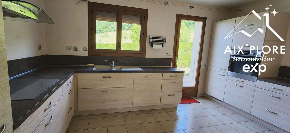 Maison à JACOB-BELLECOMBETTE