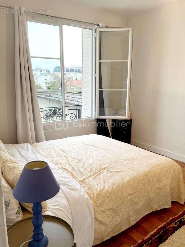 Appartement à LA GARENNE-COLOMBES