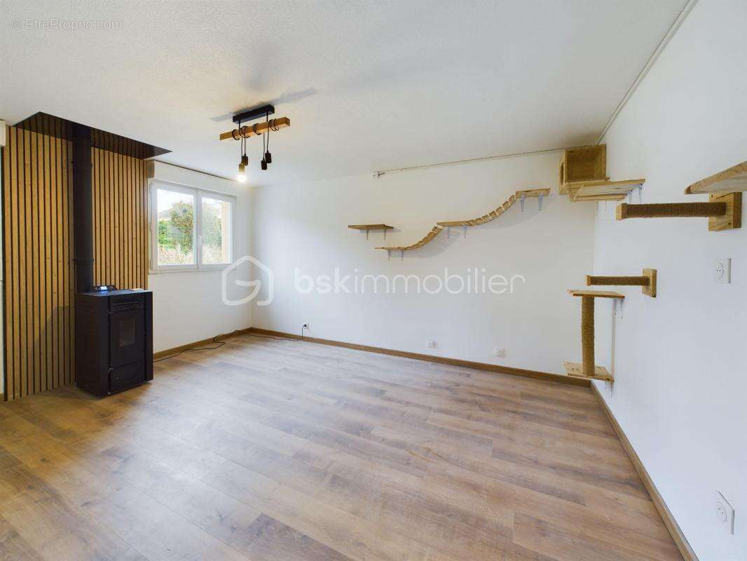 Maison à COURCELLES-CHAUSSY