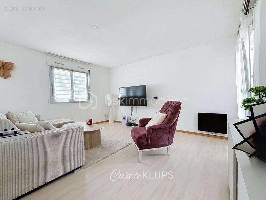 WITTENHEIM – Appartement 3 pièces de 75 m² avec ascenseur, cave et deux balcons - photo 11