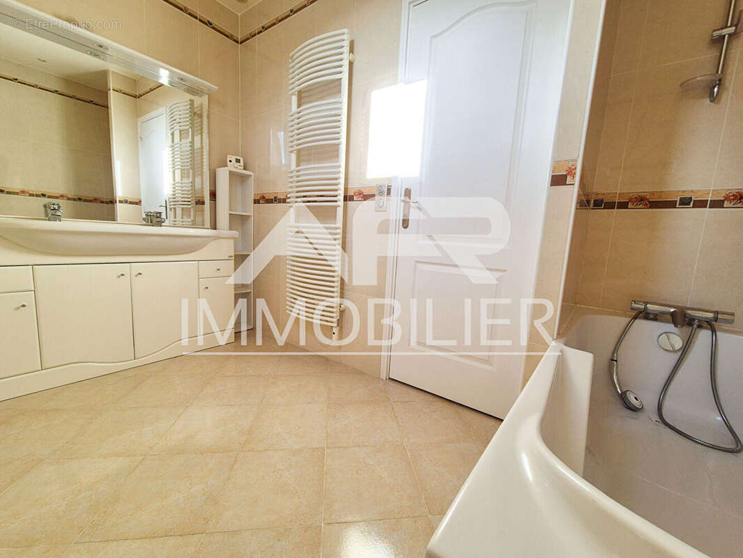 Maison à CARRIERES-SUR-SEINE