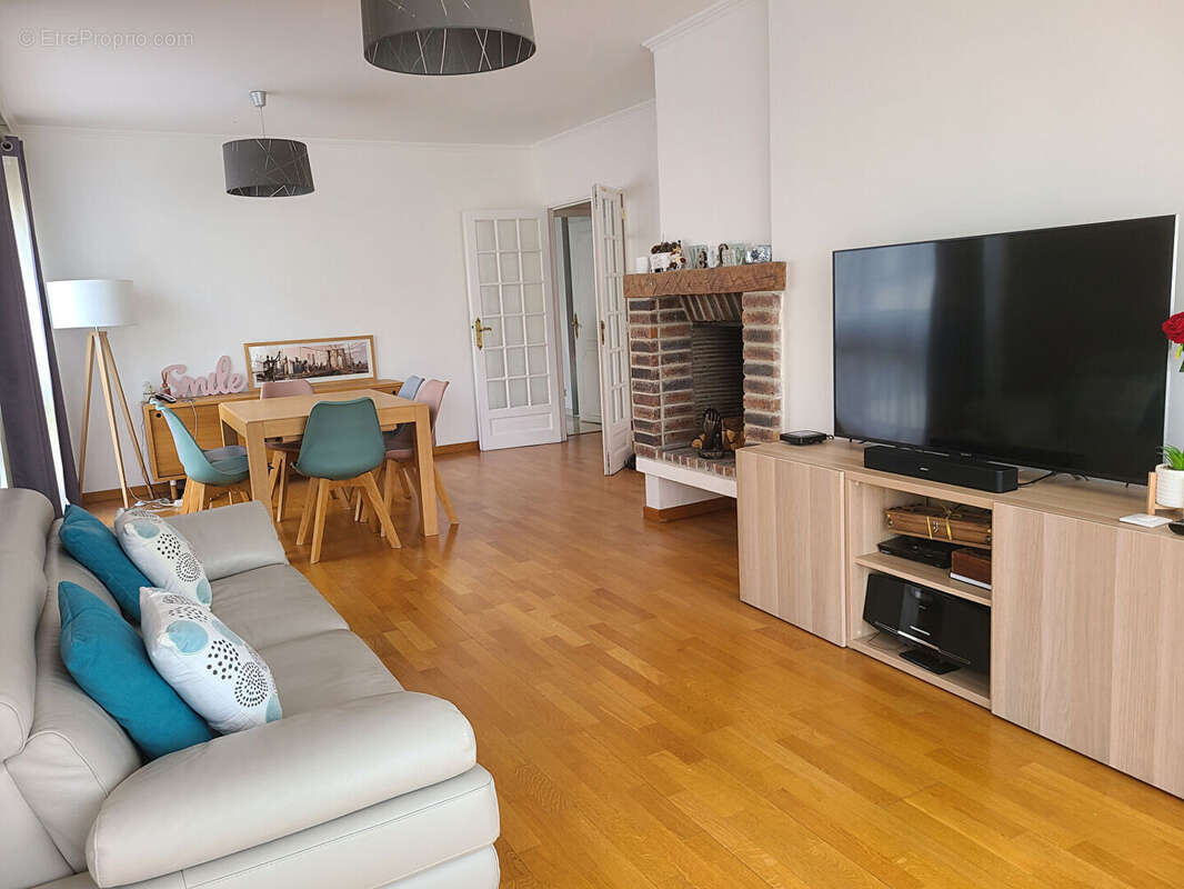 Appartement à FONTENAY-LE-FLEURY