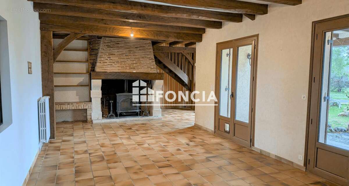 Maison à ANTONNE-ET-TRIGONANT