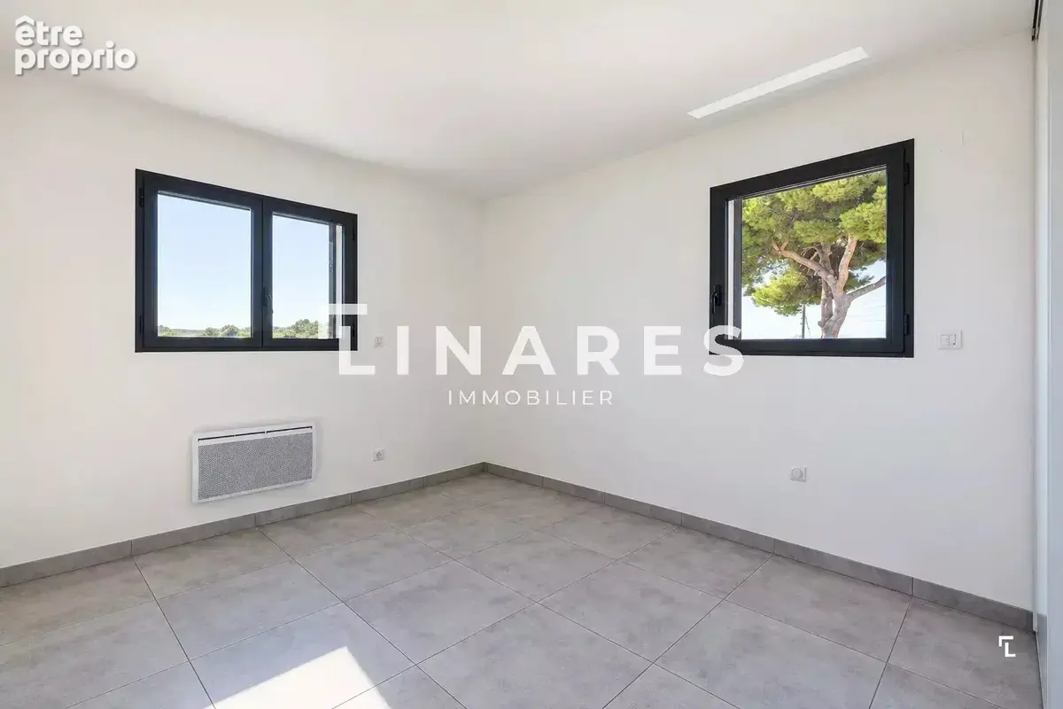 L'ORIGINALE - Maison T3/4 de 90m²  - Véranda de 15m² -  Piscine - Stationnements - Parcelle 528m² - 13013 Saint Mitre - photo 9