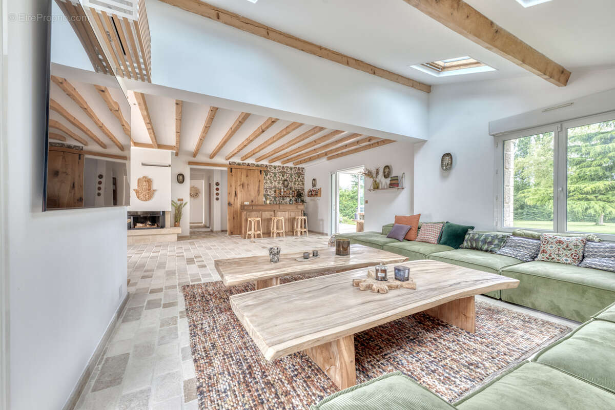 Maison à TILLAY-LE-PENEUX