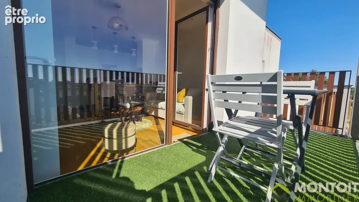 Dernier étage / Charmant appartement 2P avec balcon et parking au calme - photo 2