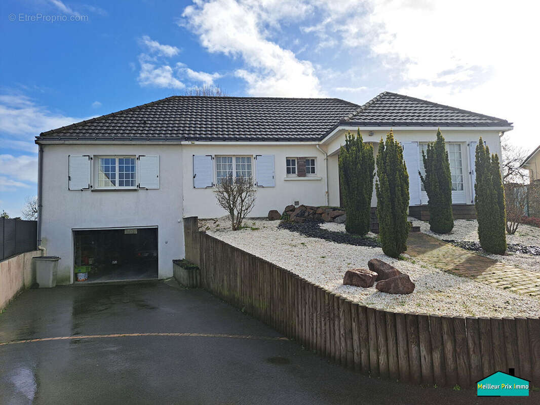 Maison à Machecoul Saint Même 6 pièce(s) 131.54 m2 - photo 2