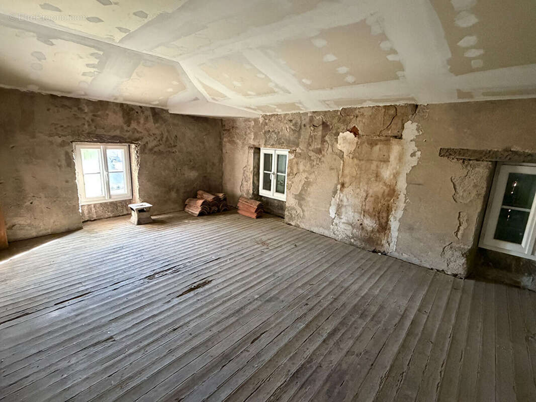 Appartement à LABRUGUIERE