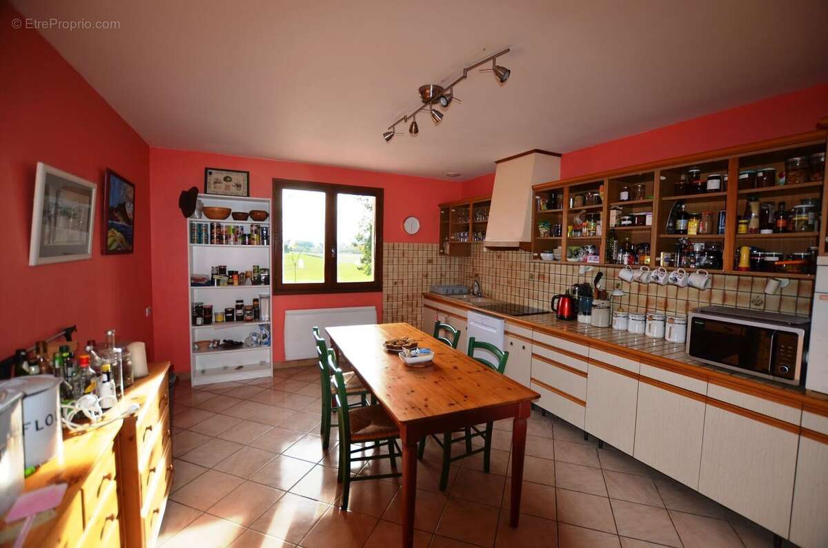 094 - Maison à MONTESQUIOU