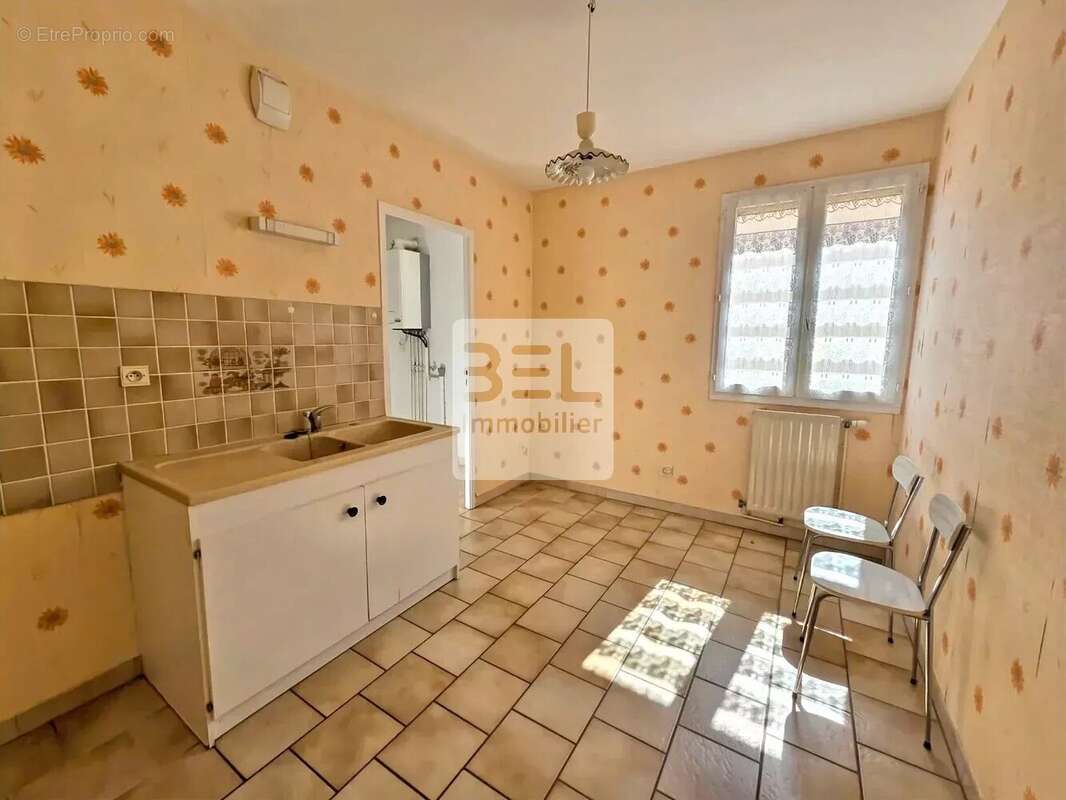 Appartement à BAGNOLS-SUR-CEZE