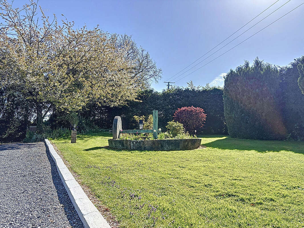 Maison à CASTILLON-EN-AUGE