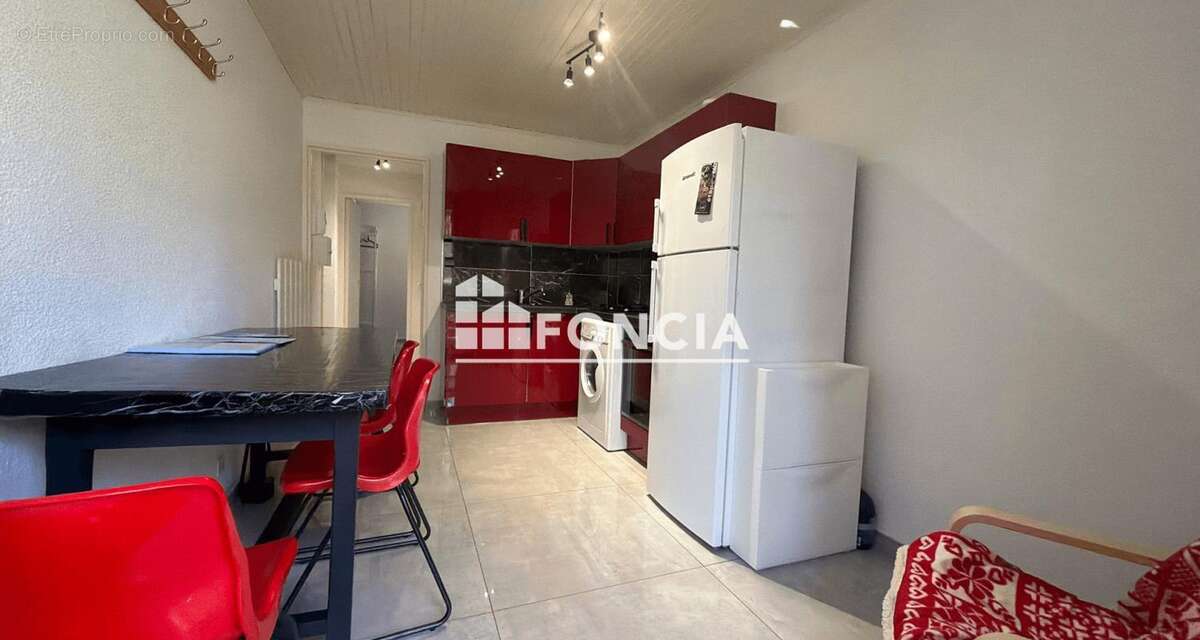 Appartement à CHATEAU-BERNARD