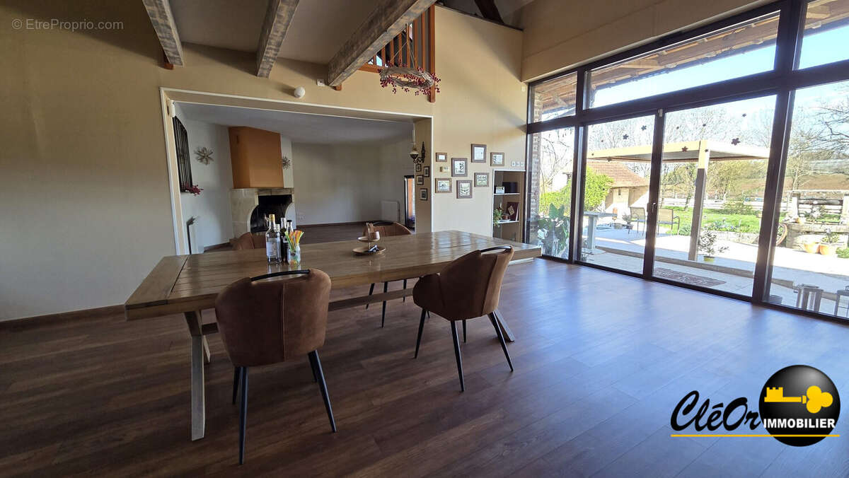 Maison à MOUTHIER-EN-BRESSE