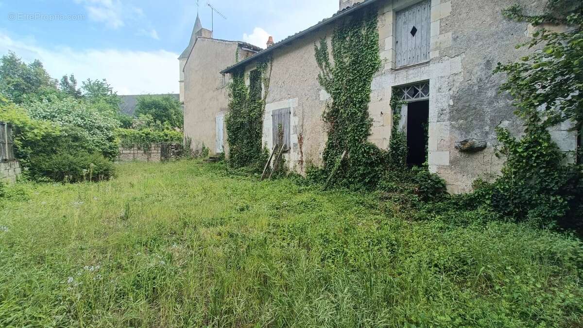 Maison à LATILLE