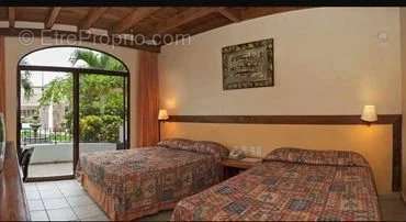 Commerce à MONTHARVILLE