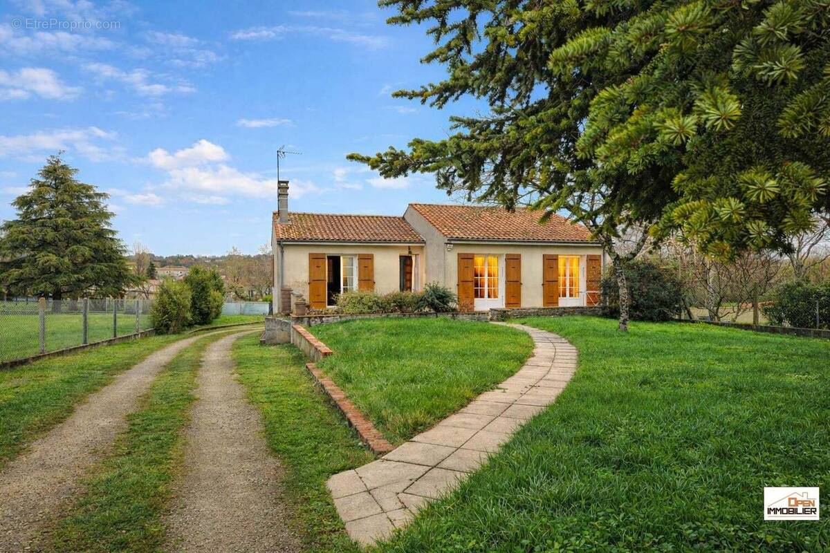 Appartement à HIERSAC