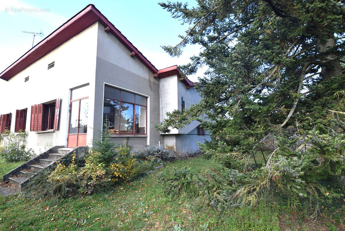 Maison à CHAZAY-D&#039;AZERGUES